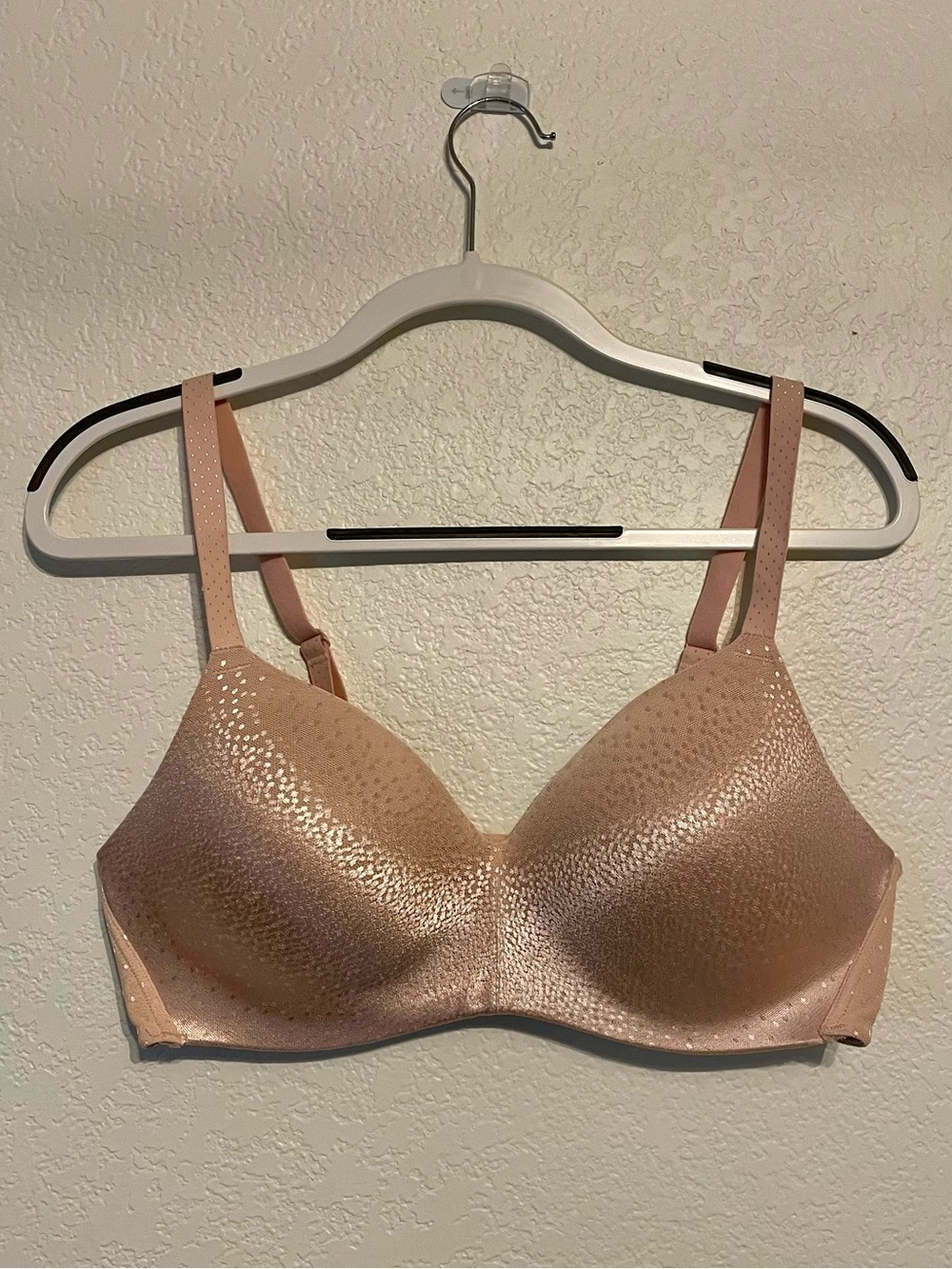 Wacoal Light Pink/Nude Shimmer Molded T-Shirt Bra- 856303